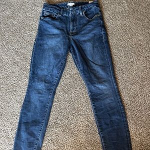 GOOD AMERICAN “GOOD LEGS” SKINNY CROP JEANS